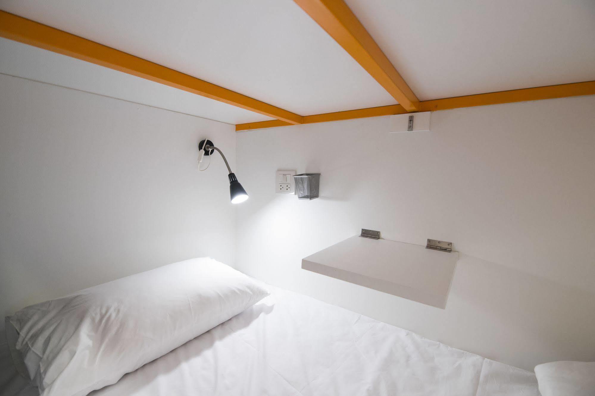 Pixellar Hostel Bangkok Eksteriør billede