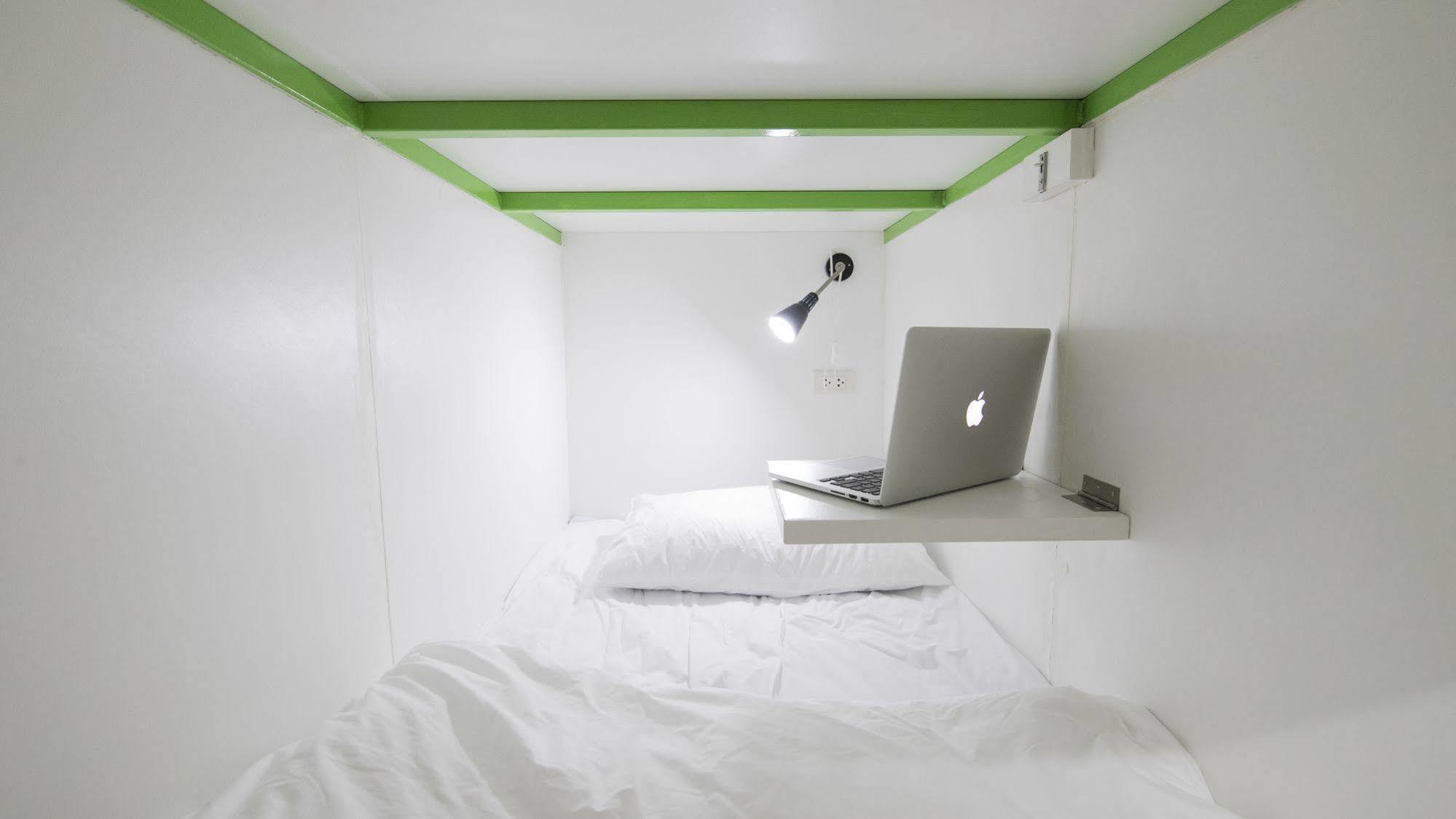 Pixellar Hostel Bangkok Eksteriør billede