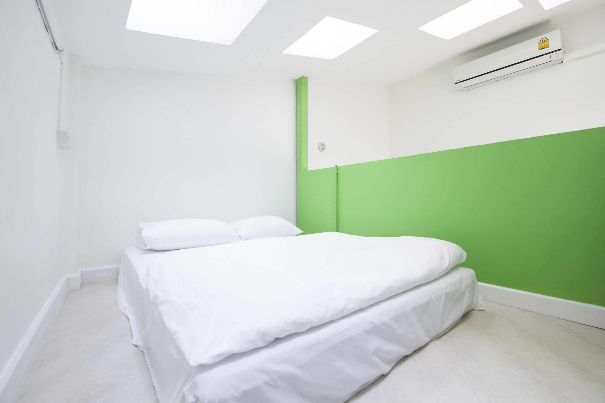Pixellar Hostel Bangkok Eksteriør billede